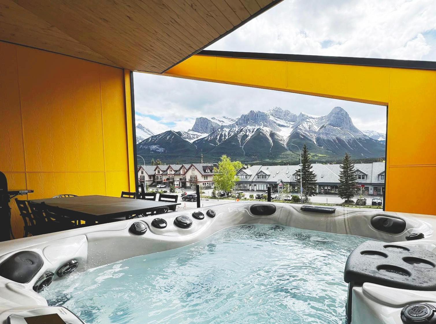 Raven'S Peak 105 - Ultra Luxe Mountain Retreat Villa Canmore Exterior photo