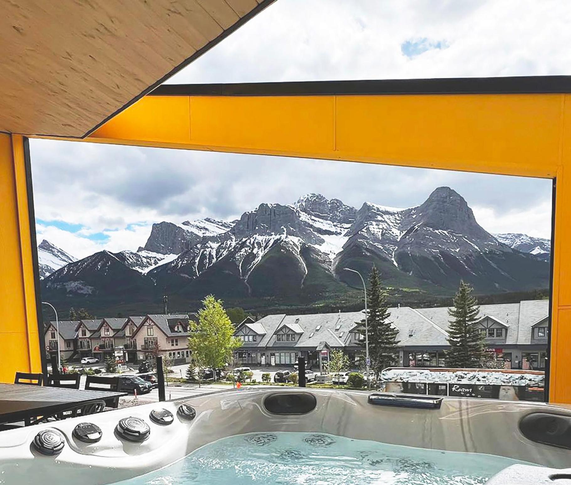 Raven'S Peak 105 - Ultra Luxe Mountain Retreat Villa Canmore Exterior photo